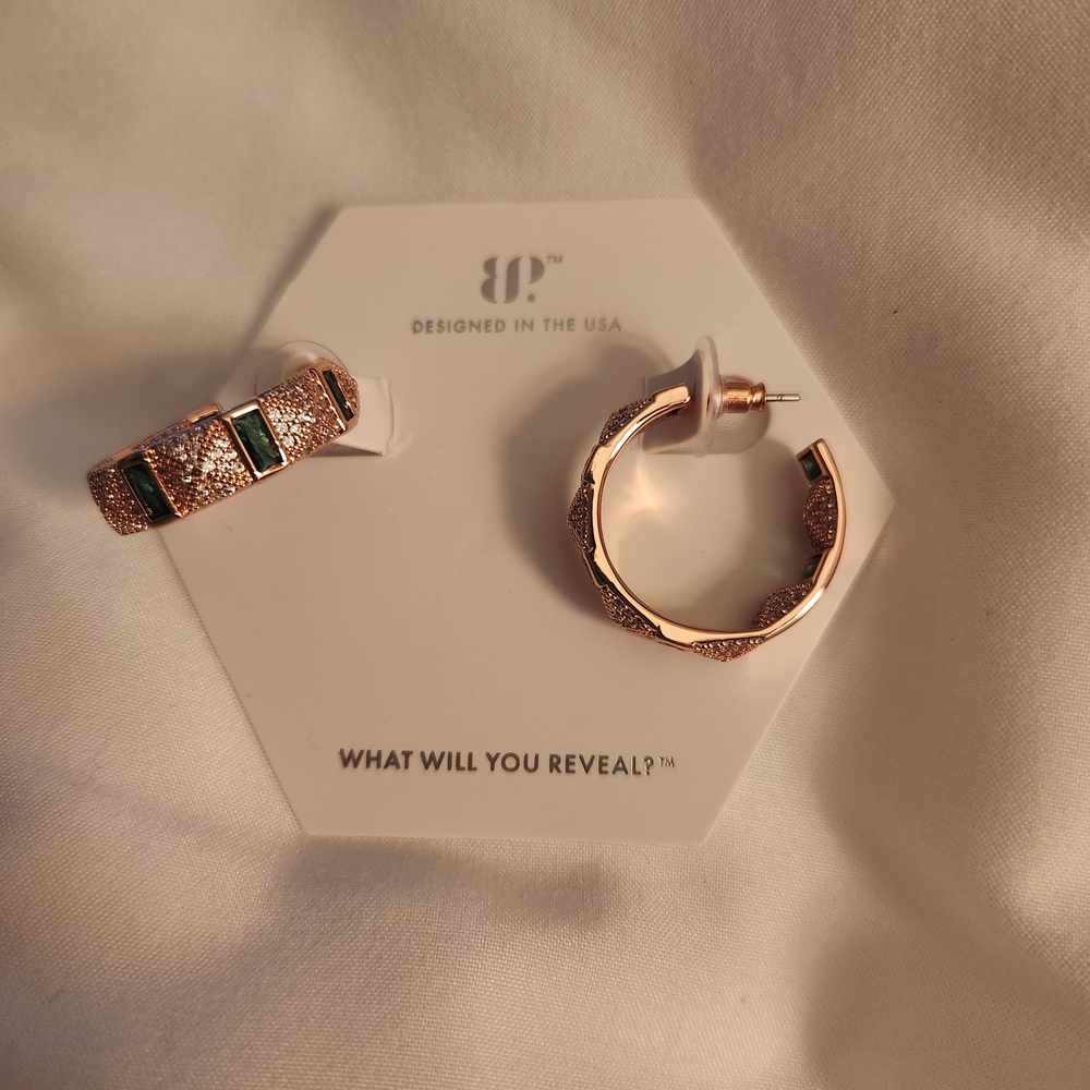 Bomb Party Elegant Rose Gold Hoop Earrings - Picture 3 of 6